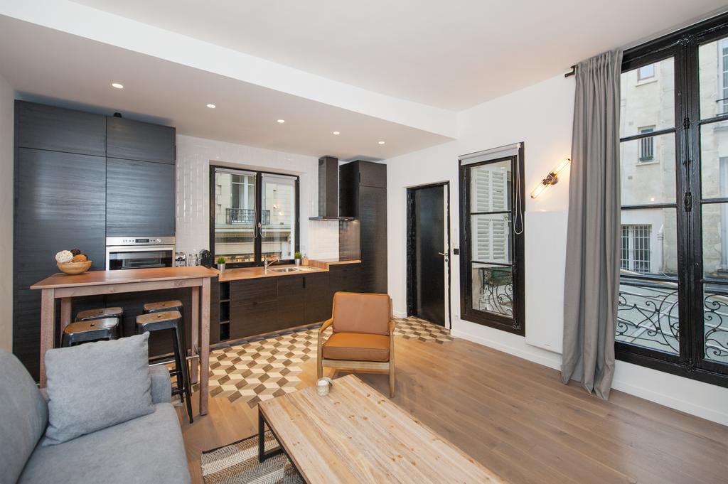 Pick A Flat'S Apartment In Le Marais - Rue Sainte Croix De La Bretonnerie Париж Екстериор снимка